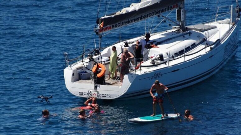 Paseo barco avistamiento cetáceos paddleboard