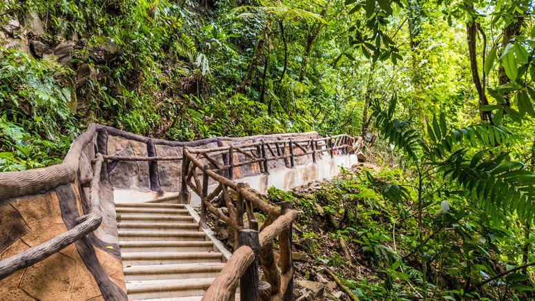 Excursión volcán Arenal aguas termales Baldi