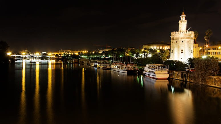 Tour Sevilla encantada descubre misterios y leyendas
