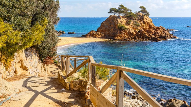 Costa Brava historia naturaleza playas