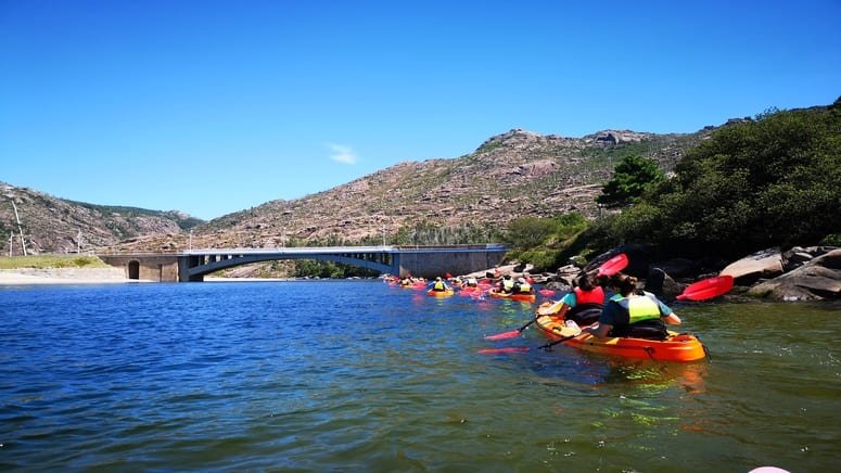 excursion cascada ezaro kayak