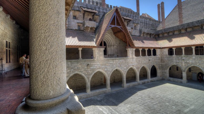  Descubre Guimarães vehículo ciclado