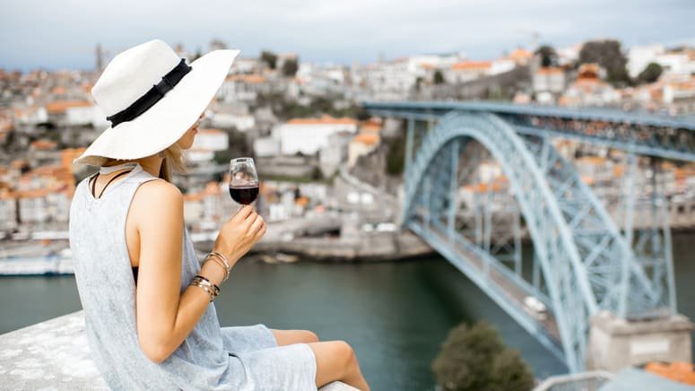 Cata de vinos y aperitivos en Oporto