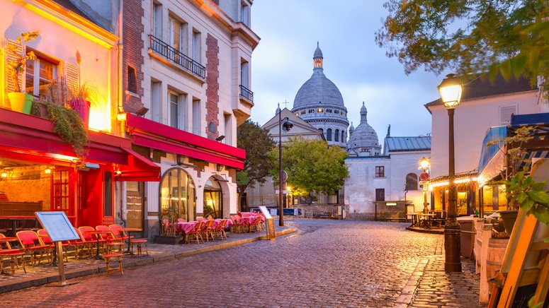 tour cabarets paris montmartre