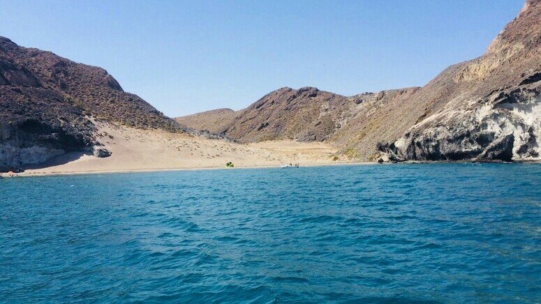 paso barco playas virgenes cabo gata