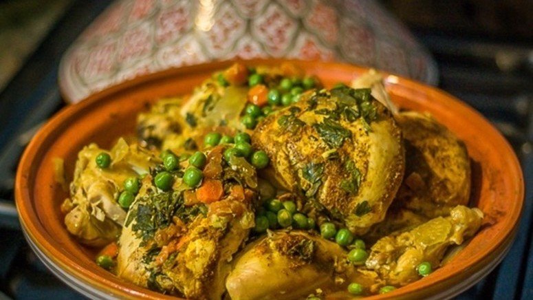 Cena con espectáculo folclórico