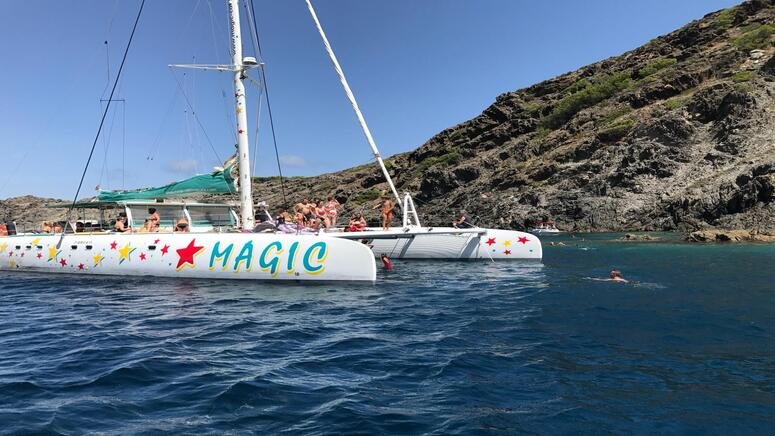 tour catamaran roses cadaques