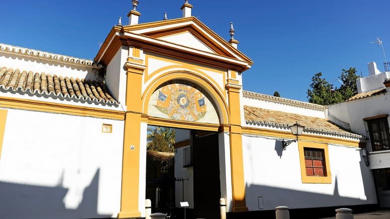 Descubre Palacio Dueñas conoce su historia