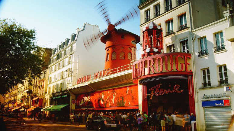 tour cabarets paris montmartre