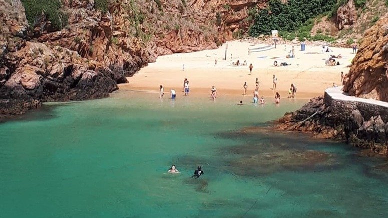 Tour grupo bote y kayak Peniche