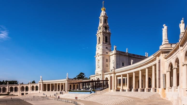 Excursión privada por Óbidos, Nazaré, Fátima y Batalha