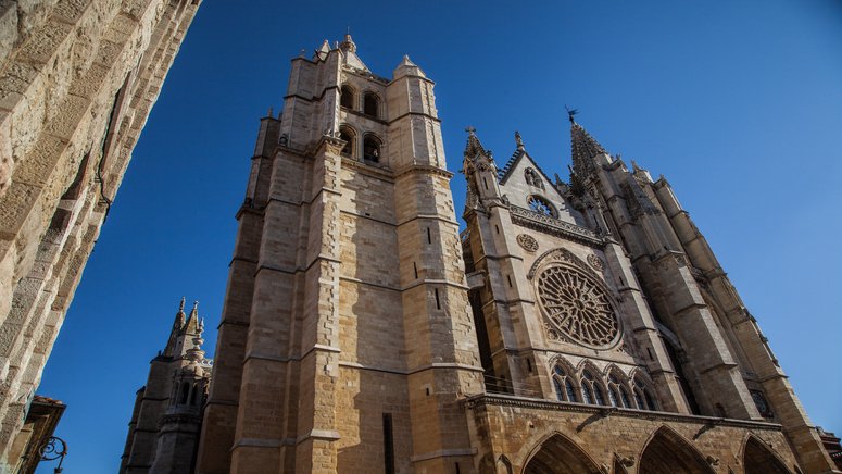 free tour leon romano