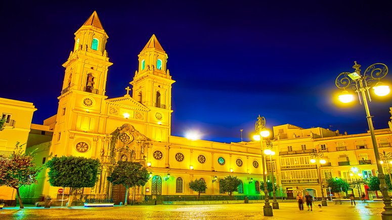 free tour misterios leyendas cadiz