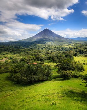 Excursión volcán aguas termales