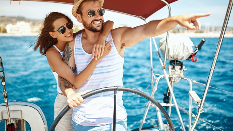 Navega barco sin licencia