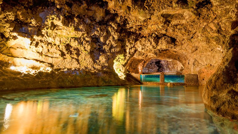 Visita cuevas volcánicas São Vicente