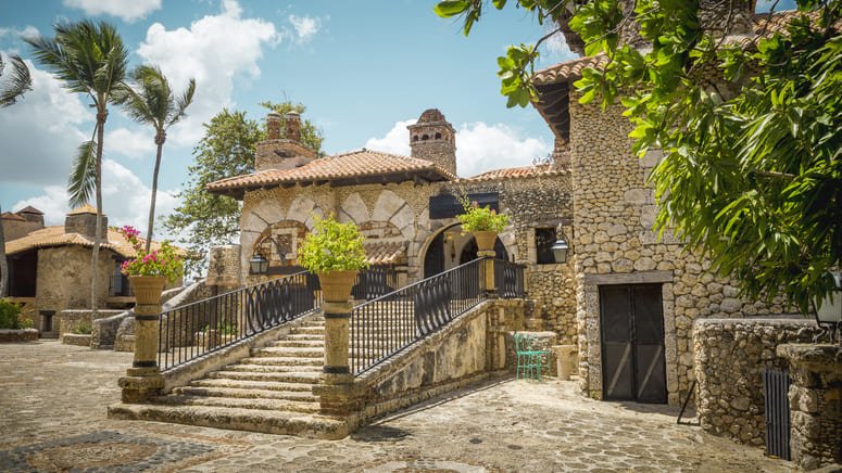 Descubre Altos Chavon Cueva Maravillias