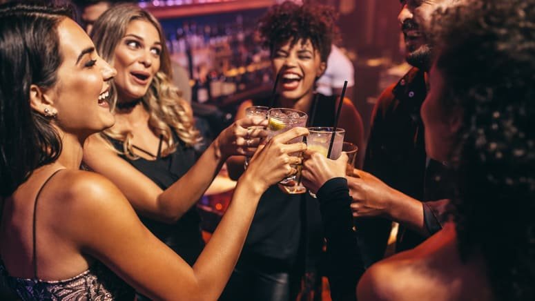 Noche fiesta Sevilla