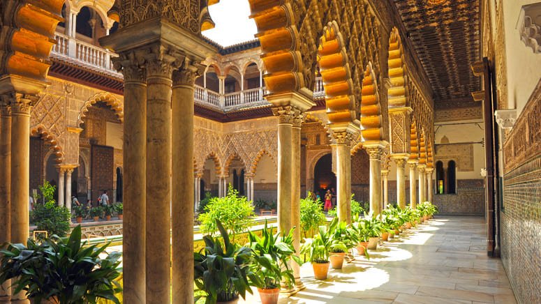 Tour exclusivo el Alcázar y Barrio Santa Cruz