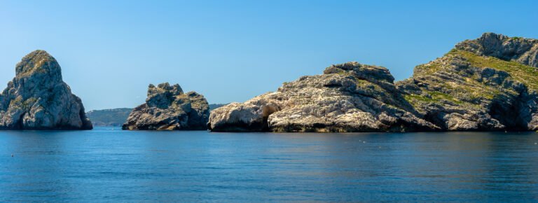 crucero islas medes catamaran