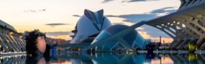 Descubre Valencia moderna Tuk-Tuk