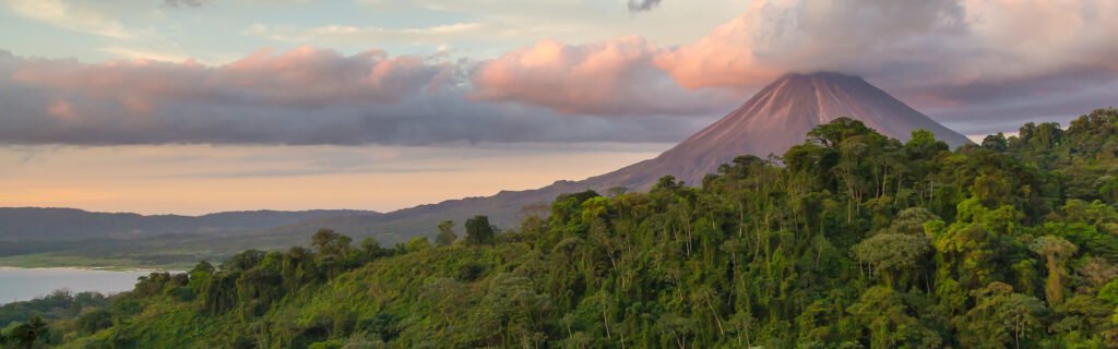 Excursión volcán Arenal aguas termales Baldi