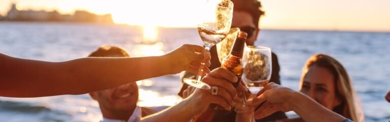 Atardecer y aperitivo a bordo velero