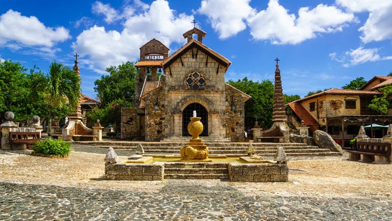 Descubre Altos Chavon Cueva Maravillias