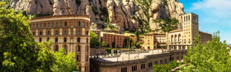 Senderismo Montserrat visita monasterio